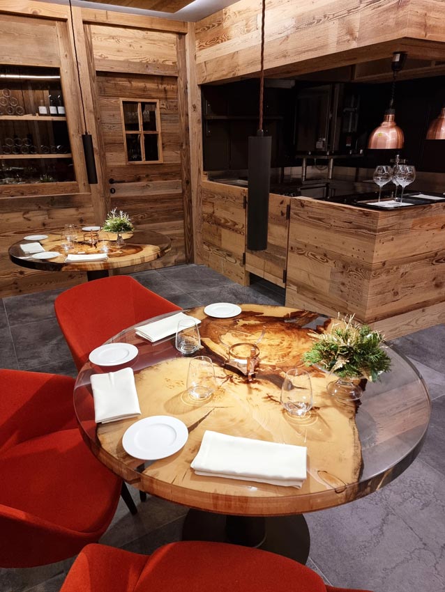 tavoli legno arredo resina desing ristorante due pini azimut design 